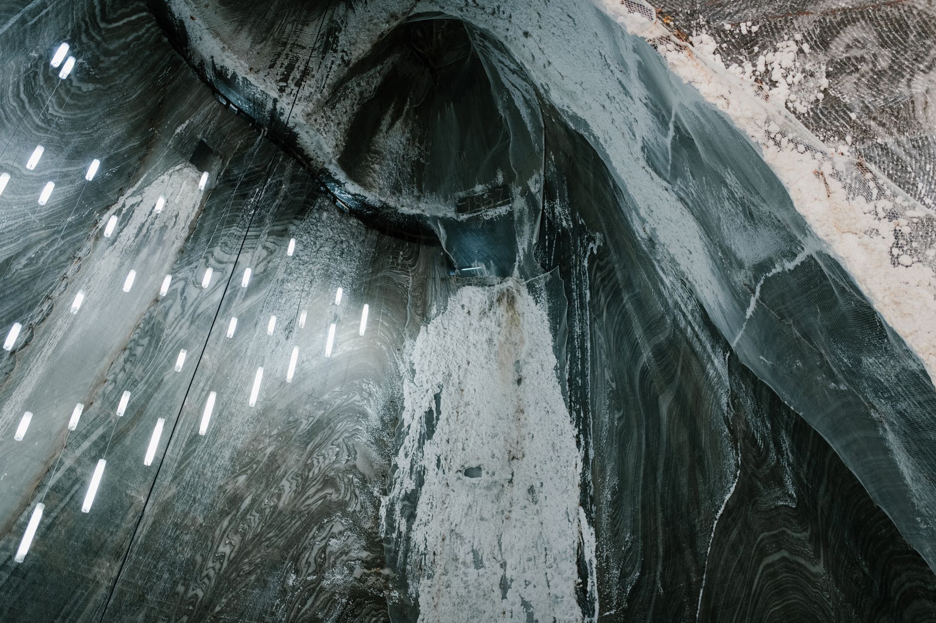 Pompage inondation cave équipe à 
